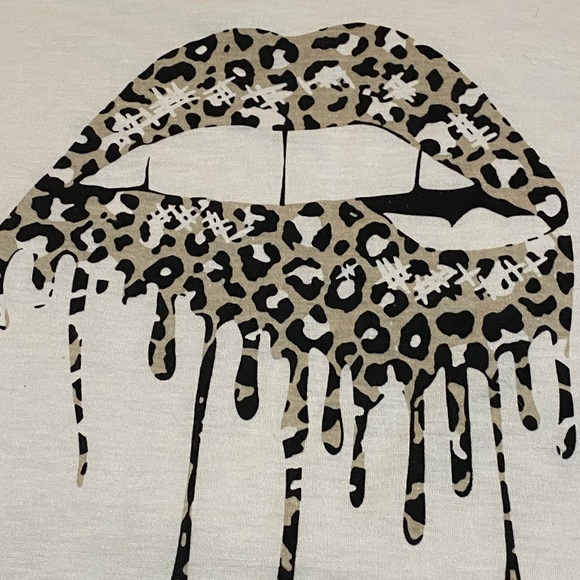 Shein T-Shirt - Picture 2 of 5